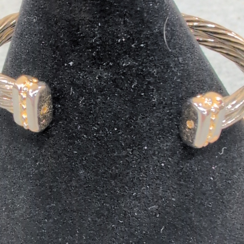 Silver Tone Twisted Cable Bangle Bracelet Gold Heart Knot Clasp - Picture 3 of 4